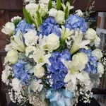 กระเช้าดอกไม้สีฟ้าเข้ม ดอกไฮเดรนเยียฟ้า
