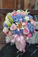 แจดอกไม้สดสีฟ้า