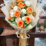 ช่อดอกไม้ประดิษฐ์สีส้ม