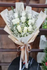 ช่อดอกกุหลาบขาว