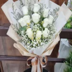 ช่อดอกกุหลาบขาว