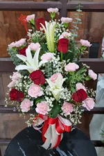 แจกันดอกไม้สดสีสดใส