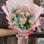 ช่อดอกไม้สดสีชมพู