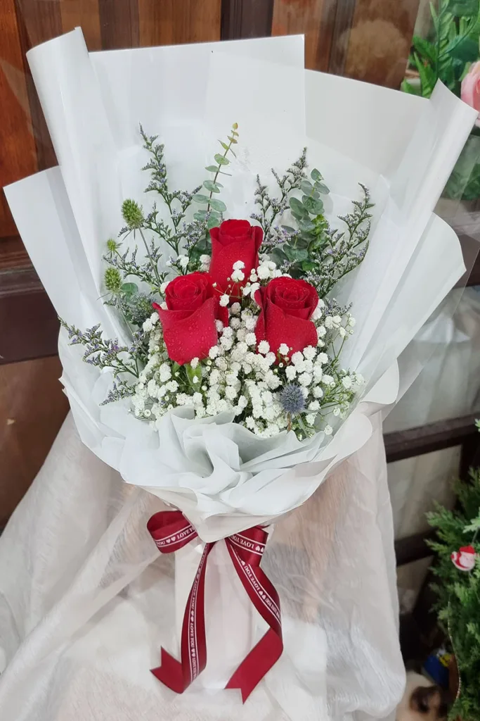 ช่อดอกกุหลาบแดง3ดอก