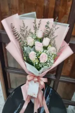 ช่อดอกกุหลาบสีชมพู