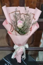 ช่อดอกกุหลาบดอกเดียวสีชมพู