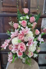 แจกันดอกไม้ประดิษฐ์ทรงสูง