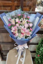 ช่อดอกไม้ดอกไม้สดสีชมพู