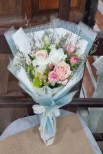 ช่อดอกไม้ประดิษฐ์สีฟ้า