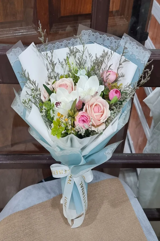 ช่อดอกไม้ประดิษฐ์สีฟ้า