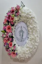 พวงมาดอกไม้สดสีชมพูขาว