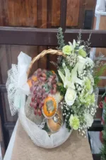 กระเช้าผลไม้ดอกไม้สด