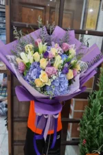 ช่อดอกไม้สีม่วง