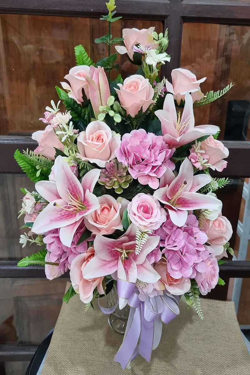 แจกันดอกไม้ประดิษฐ์ทรงสูง