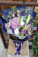 ช่อดอกไม้สีม่วง