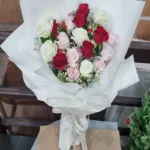 ช่อดอกกุหลาบคละสี