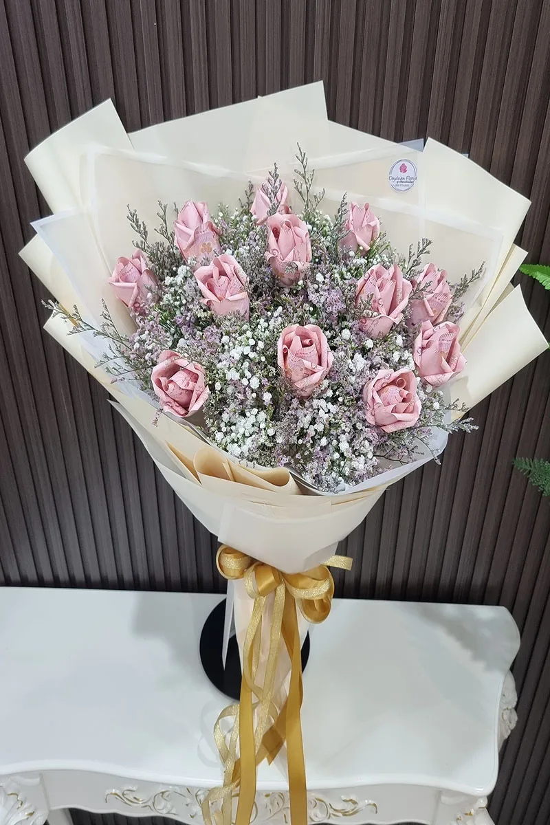 ช่อแบงค์ร้อยพับดอกห่อสีครีม ช่อแบงค์ร้อยพับดอกกุหลาบ