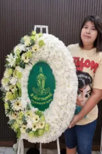 พวงมาลาสีขาวเขียว-W1011 - Image 2