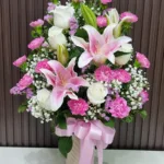 แจกันดอกไม้สดทรงสูง