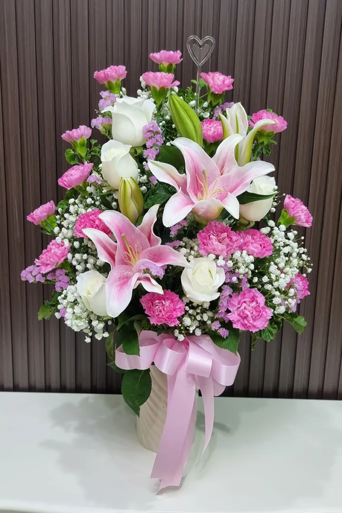 แจกันดอกไม้สดทรงสูง