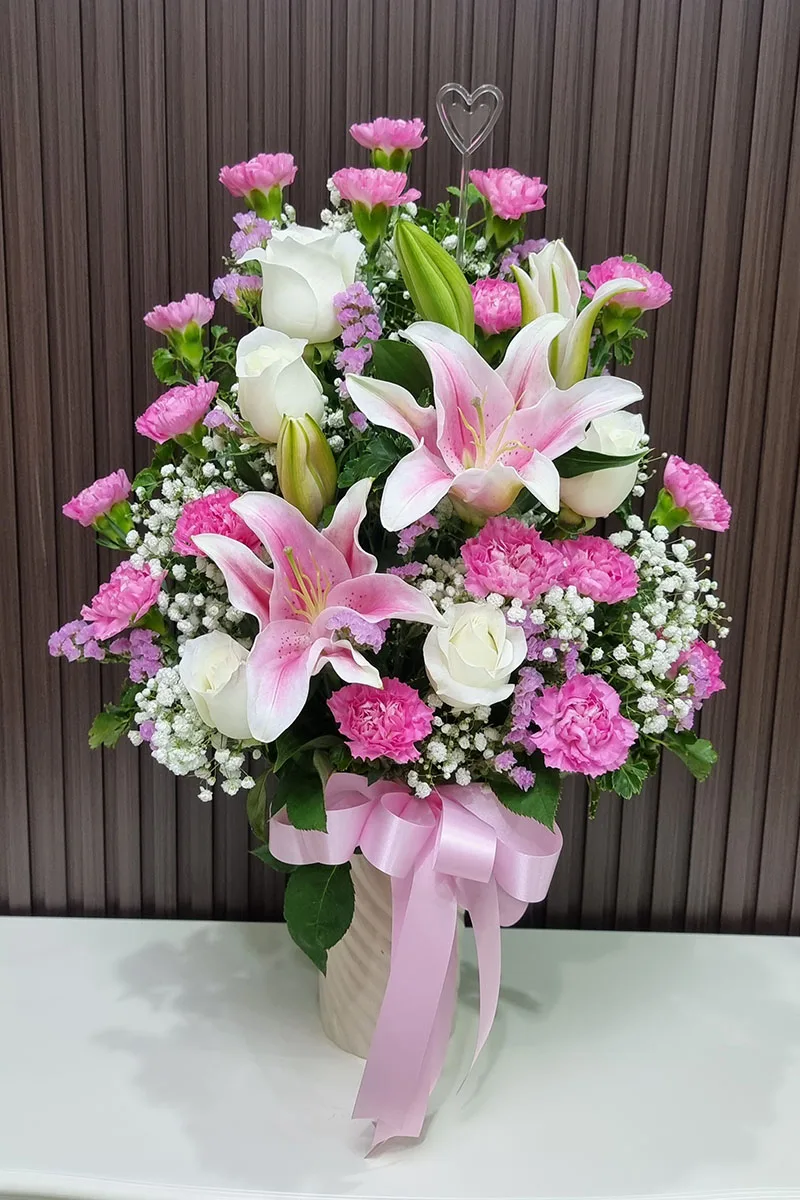 แจกันดอกไม้สดทรงสูง