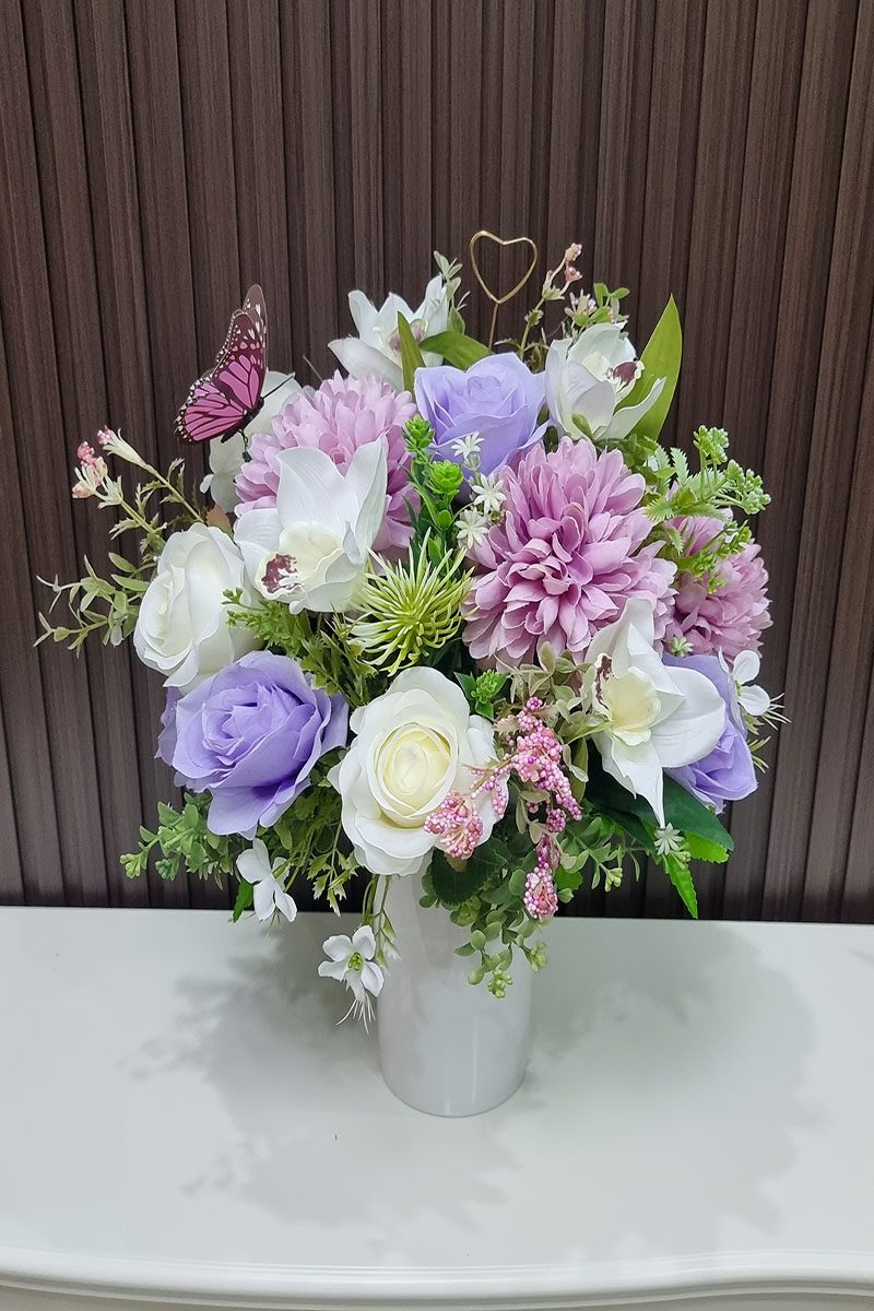 แจกันดอกไม้ประดิษฐ์ตั้งโต๊ะ แจกันดอกไม้ประดิษฐ์สีม่วง