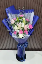 ช่อดอกไม้สดสีชมพู