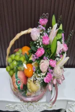 กระเช้าผลไม้ดอกไม้สด