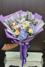 ช่อดอกไม้สีม่วง