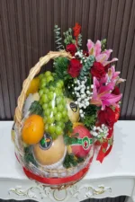 กระเช้าผลไม้ดอกไม้สด