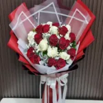 ช่อดอกกุหลาบคละสีขาวแดง20ดอก