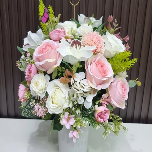 แจกันดอกไม้ตั้งโต๊ะ