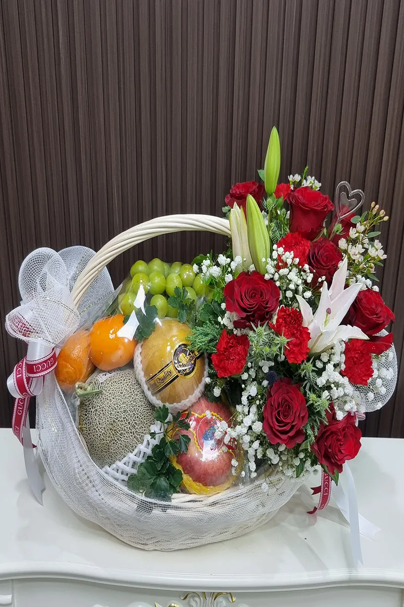 กระเช้าผลไม้ดอกไม้สดสีแดง กระเช้าผลไม้ดอกไม้สดสีแดง