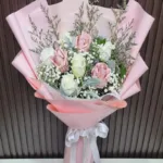 ช่อแบงค์พับดอกผสมดอกกุหลาบขาว