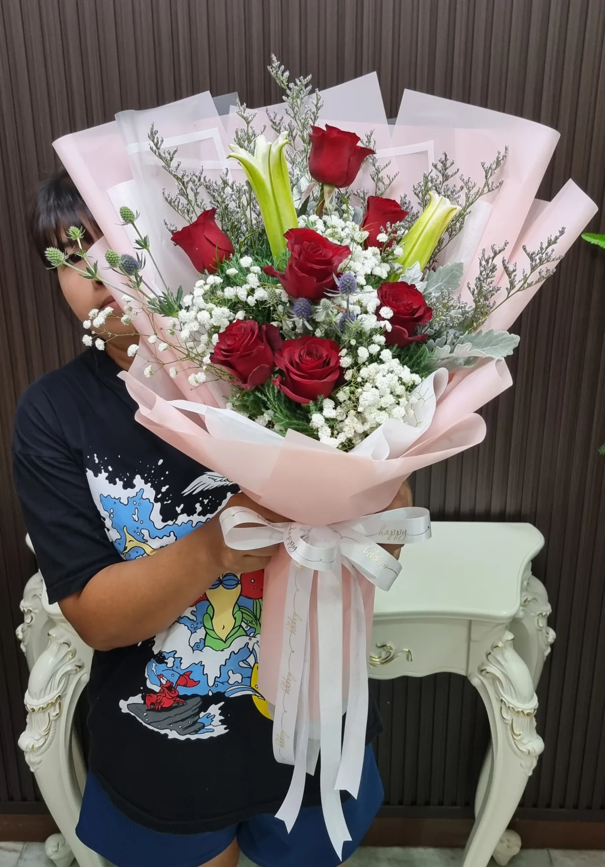 ช่อดอกกุหลาบดอกลิลลี่