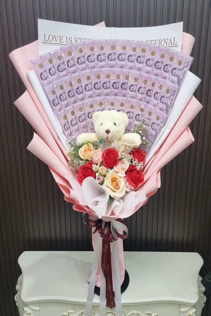 ช่อเรียงแบงค์500กับตุ๊กตา