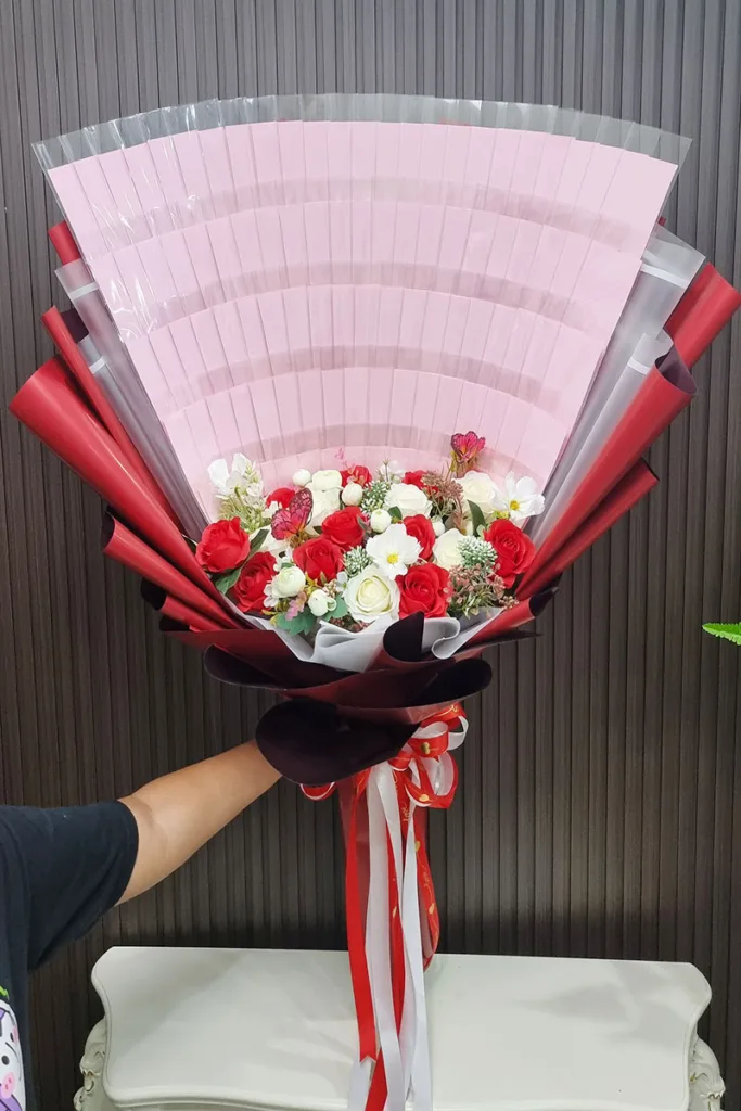 ช่อดอกไม้ปะดิษฐ์ใส่แบงค์แบงเอง