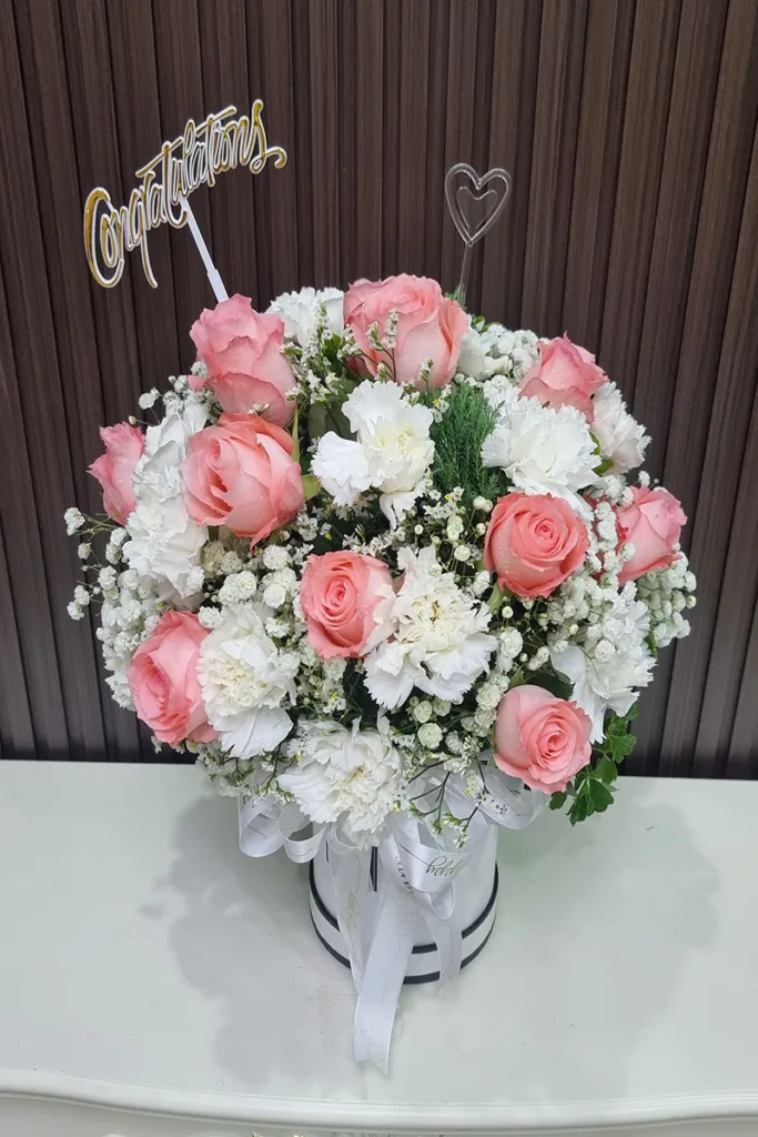 แจกันดอกไม้สสีหวาน