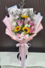 ช่อดอกทานตะวันลิลลี่ห่อสีชมพู