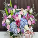 กระเช้าดอกไม้สีอ่อน พาสเทล