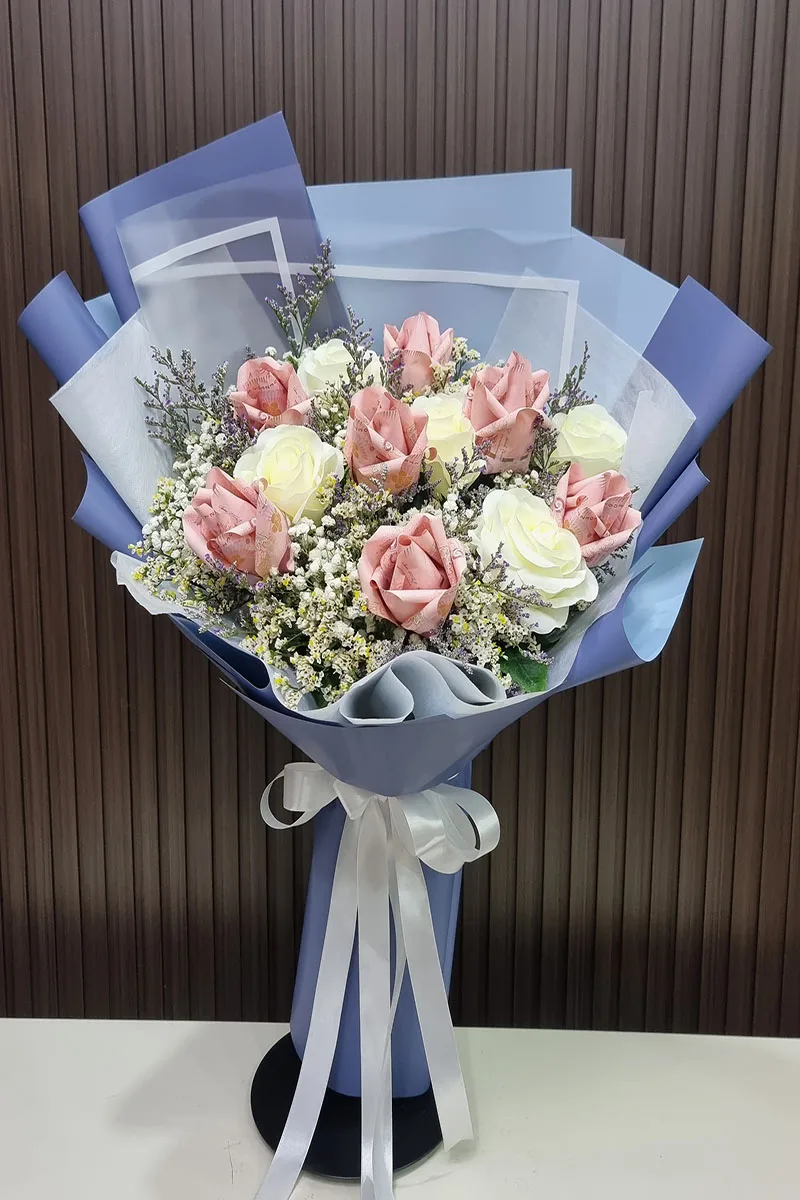 ช่อแบงค์ร้อยพับผสมดอกกุหลาบ ช่อแบงค์ร้อยพับช่อดอกกุหลาบ