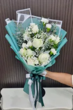 ช่อดอกกุหลาบขาว