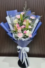 ช่อดอกไม้สดโทนสดใส