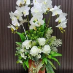 แจกันดอกกล้วยไม้ประดิษฐ์