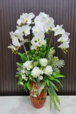 แจกันดอกกล้วยไม้ประดิษฐ์