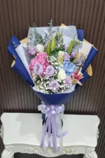 ช่อดอกไม้สีชมพูม่วง