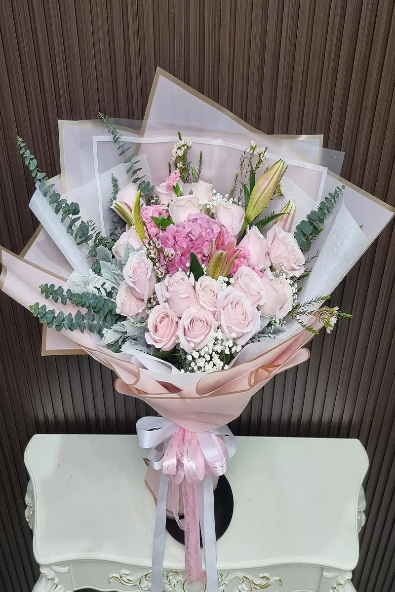 ช่อดอกไม้สีชมพูหวานๆ ช่อดอกไม้สดสีชมพูหวาน