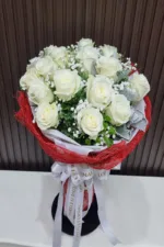 ช่อดอกกุหลาบสีขาว