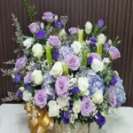 กระเช้าดอกไม้สีม่วงอ่อน พาสเทล