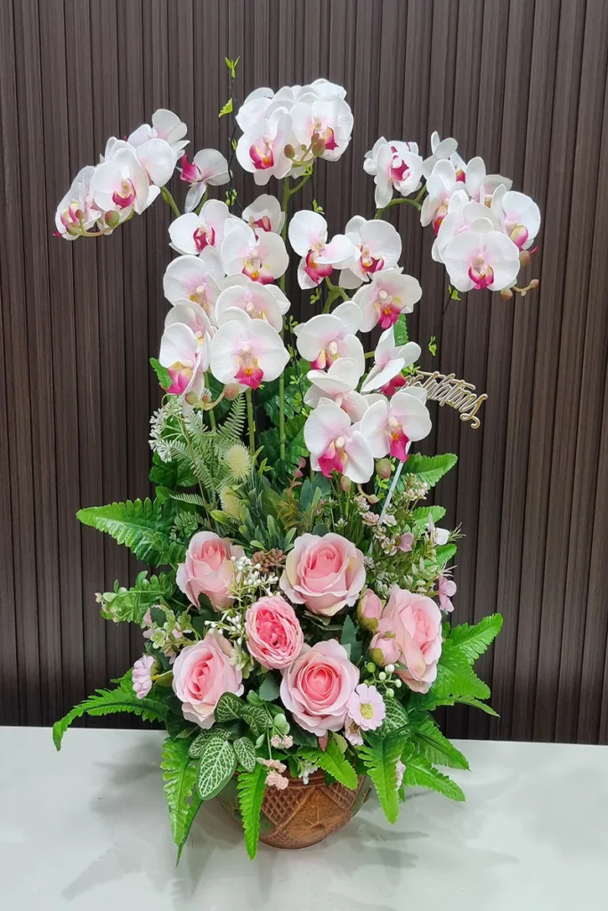 แจกันดอกกล้วยไม้ประดิษฐ์